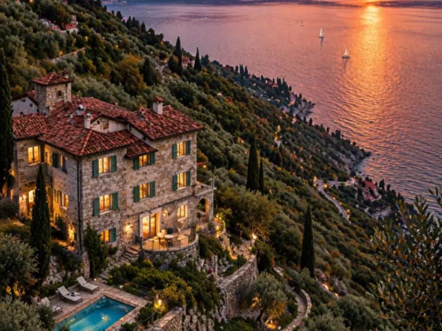 appartamento in vendita a Brenzone sul Garda in zona Castelletto