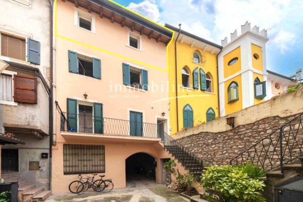 appartamento in vendita a Brenzone sul Garda in zona Castelletto