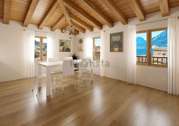 appartamento in vendita a Brenzone sul Garda in zona Magugnano
