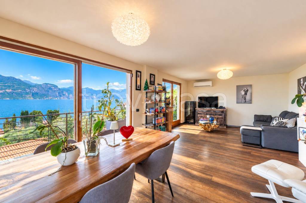 casa indipendente in vendita a Brenzone sul Garda