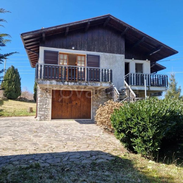 casa indipendente in vendita a Brenzone sul Garda