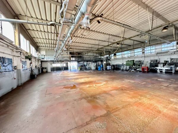 locale commerciale in vendita a Bussolengo