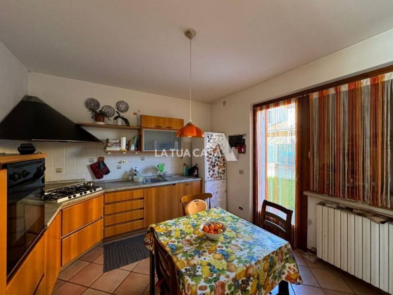 casa indipendente in vendita a Bussolengo