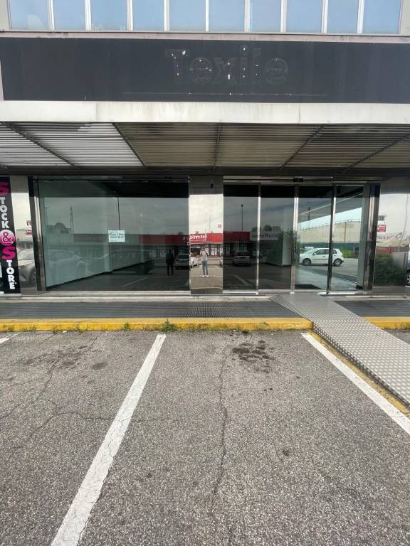 negozio in vendita a Bussolengo