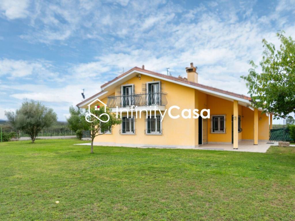 casa indipendente in vendita a Bussolengo