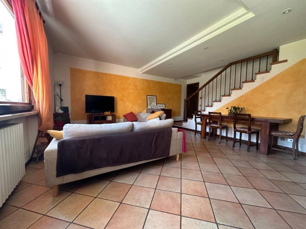 casa indipendente in vendita a Bussolengo