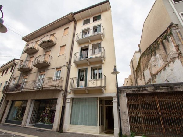 intera palazzina in vendita a Bussolengo