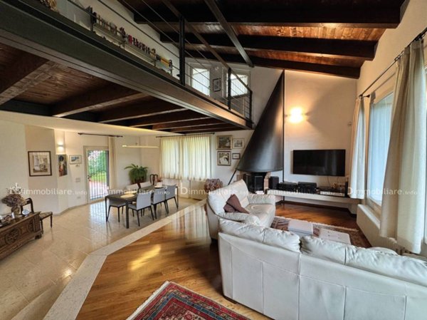 casa indipendente in vendita a Bussolengo