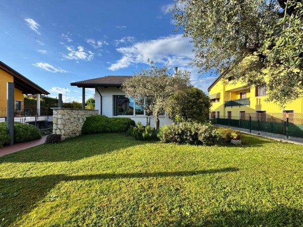 casa indipendente in vendita a Bussolengo