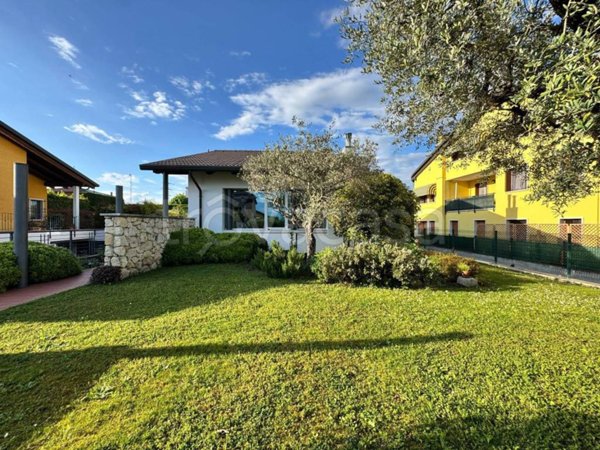 casa indipendente in vendita a Bussolengo