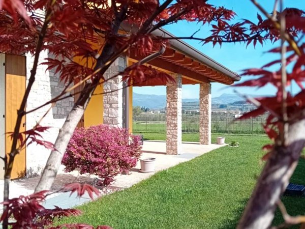 casa indipendente in vendita a Bussolengo in zona San Vito