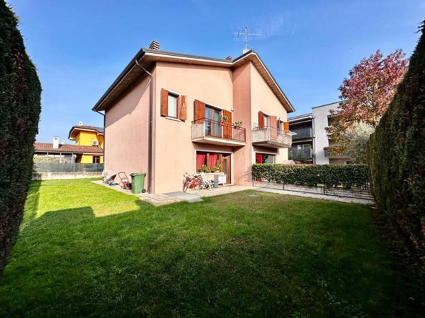 casa indipendente in vendita a Bussolengo