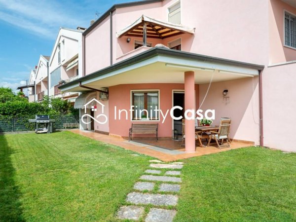 casa indipendente in vendita a Bussolengo
