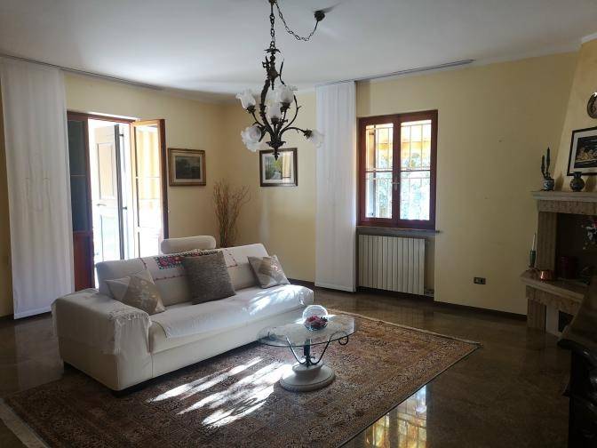 casa indipendente in vendita a Bussolengo