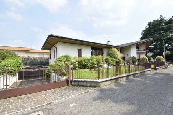 casa indipendente in vendita a Bussolengo