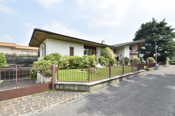 casa indipendente in vendita a Bussolengo
