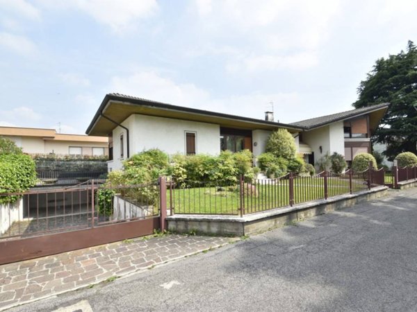 casa indipendente in vendita a Bussolengo
