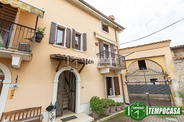 casa indipendente in vendita a Bussolengo