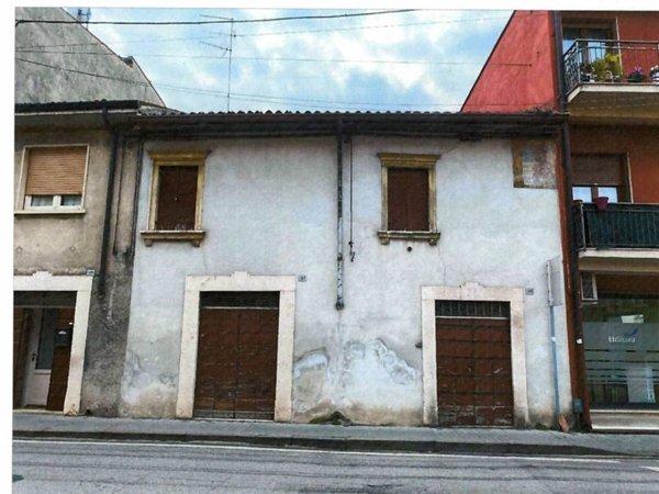 casa indipendente in vendita a Bussolengo