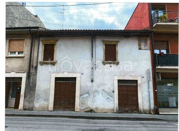 casa indipendente in vendita a Bussolengo
