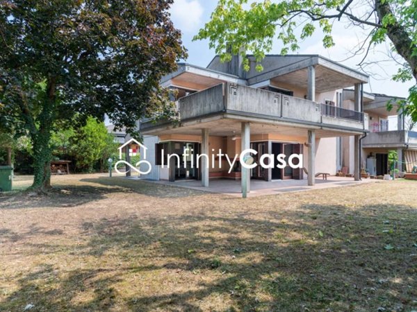 casa indipendente in vendita a Bussolengo