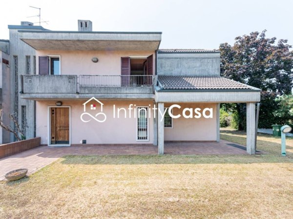 casa indipendente in vendita a Bussolengo