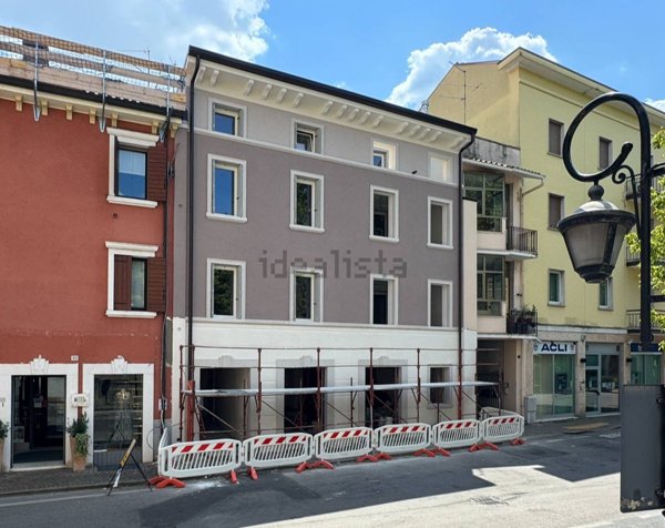 locale commerciale in vendita a Bussolengo