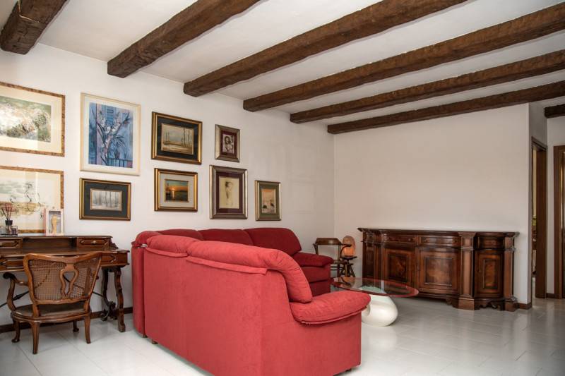 casa indipendente in vendita a Bussolengo