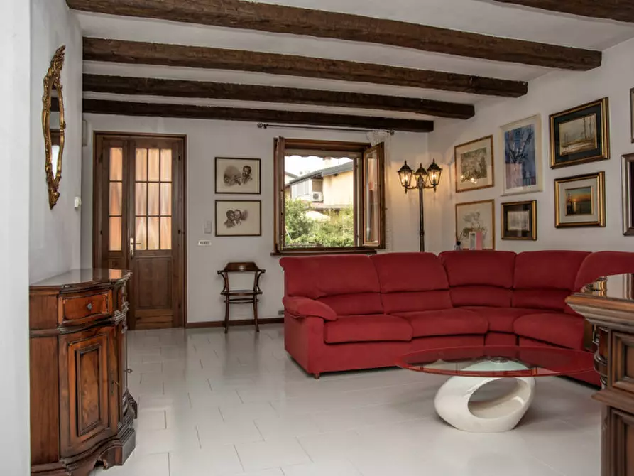 casa indipendente in vendita a Bussolengo