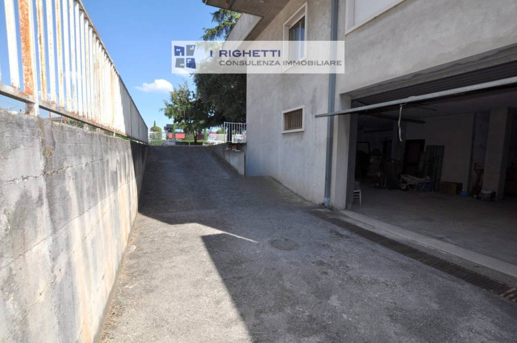negozio in vendita a Bussolengo