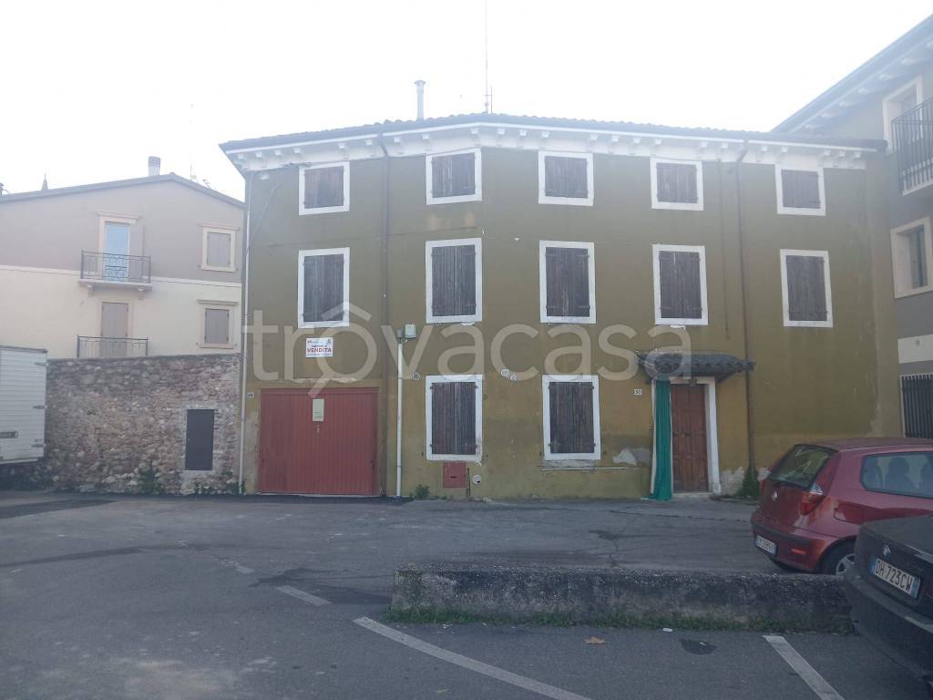 casa indipendente in vendita a Bussolengo