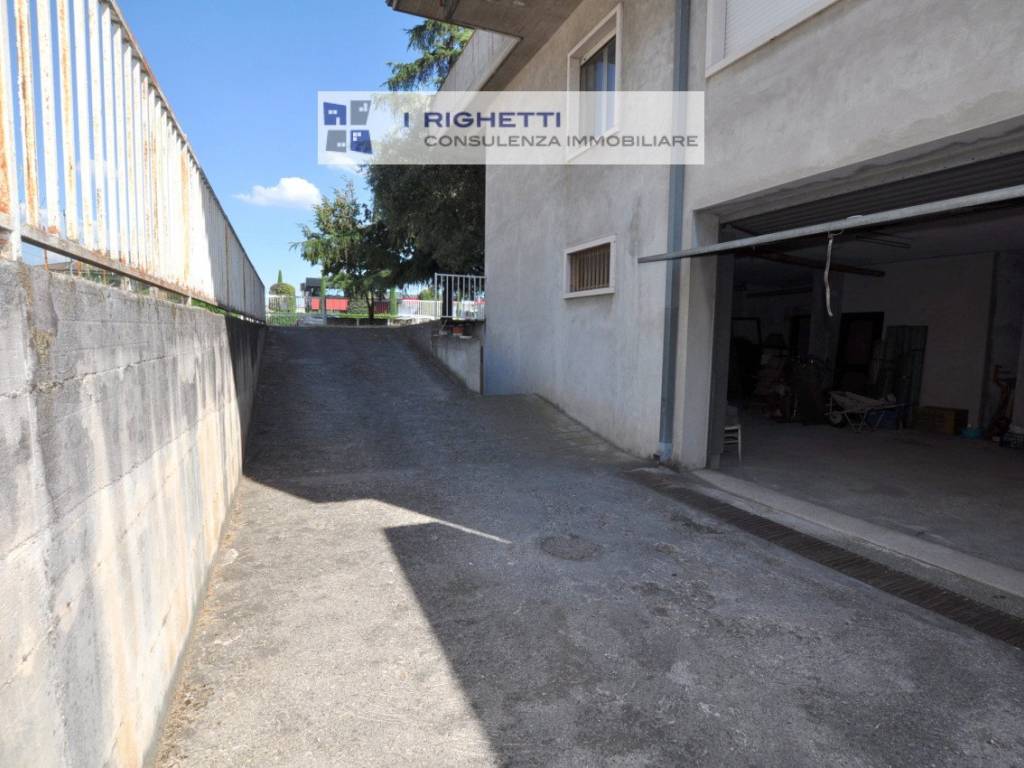negozio in vendita a Bussolengo