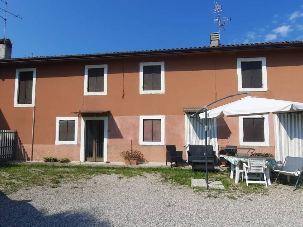 casa indipendente in vendita a Bussolengo