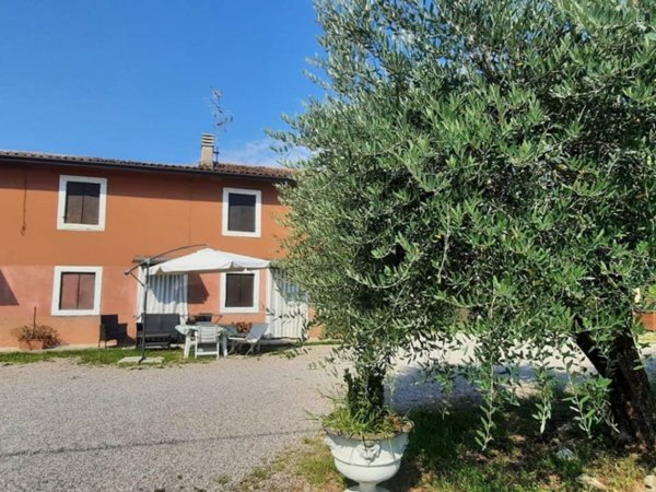 casa indipendente in vendita a Bussolengo