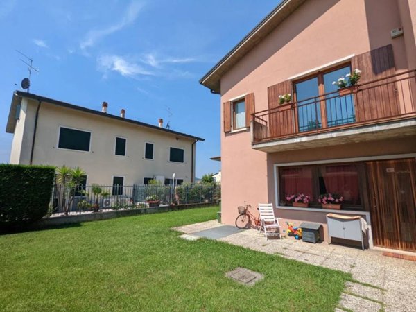 casa indipendente in vendita a Bussolengo