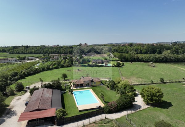 casa indipendente in vendita a Bussolengo