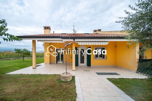 casa indipendente in vendita a Bussolengo