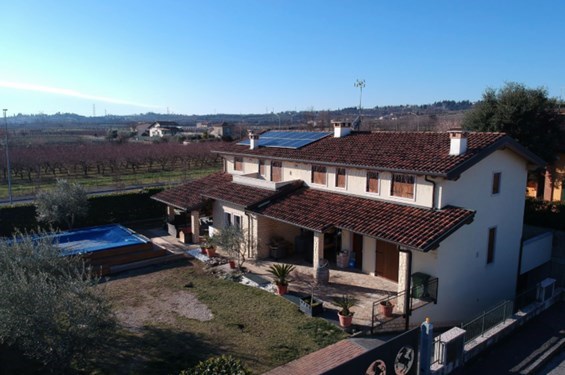 casa indipendente in vendita a Bussolengo