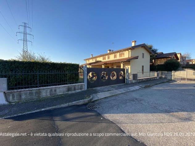 casa indipendente in vendita a Bussolengo