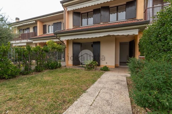 casa indipendente in vendita a Bussolengo