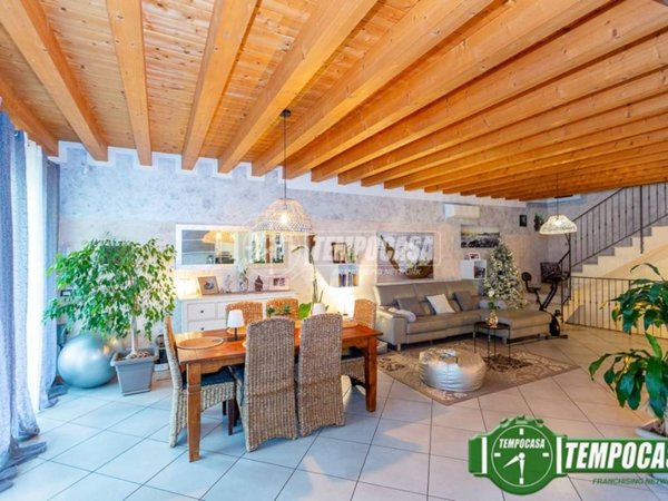 casa indipendente in vendita a Bussolengo