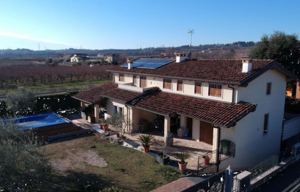 casa indipendente in vendita a Bussolengo