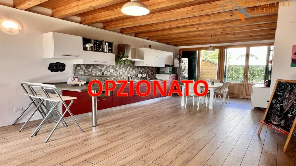casa indipendente in vendita a Bussolengo