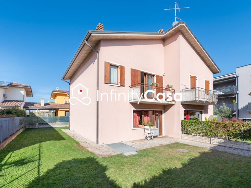 casa indipendente in vendita a Bussolengo