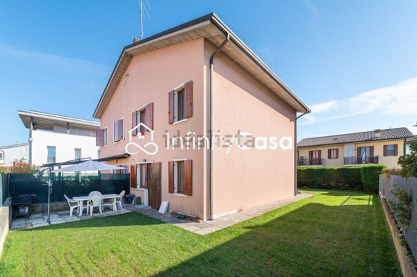 casa indipendente in vendita a Bussolengo