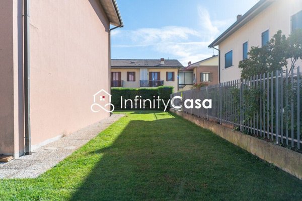 casa indipendente in vendita a Bussolengo