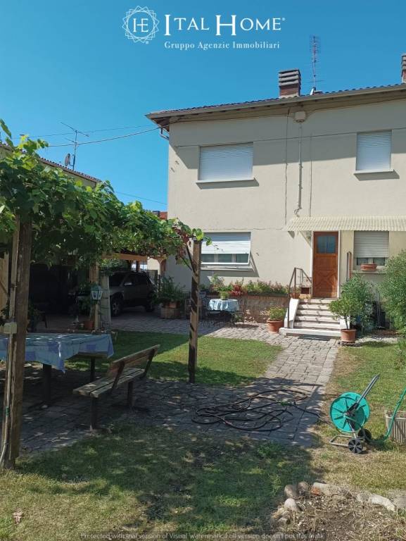 casa indipendente in vendita a Bussolengo