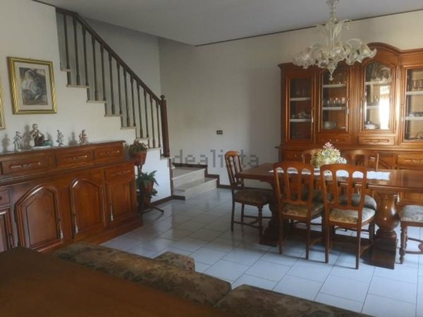 casa indipendente in vendita a Bussolengo