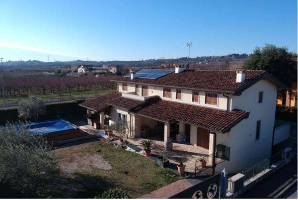 casa indipendente in vendita a Bussolengo
