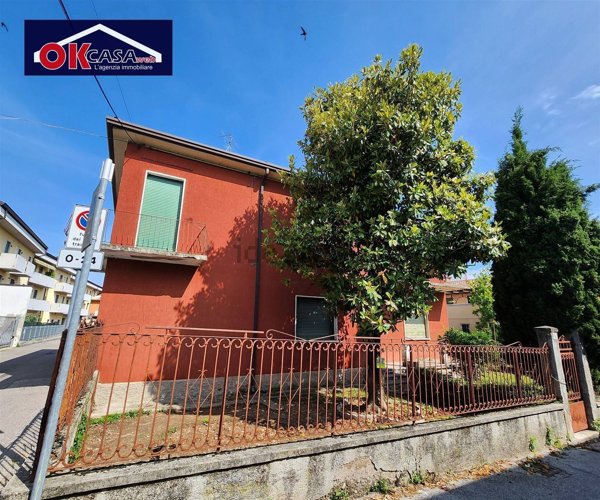 casa indipendente in vendita a Bussolengo